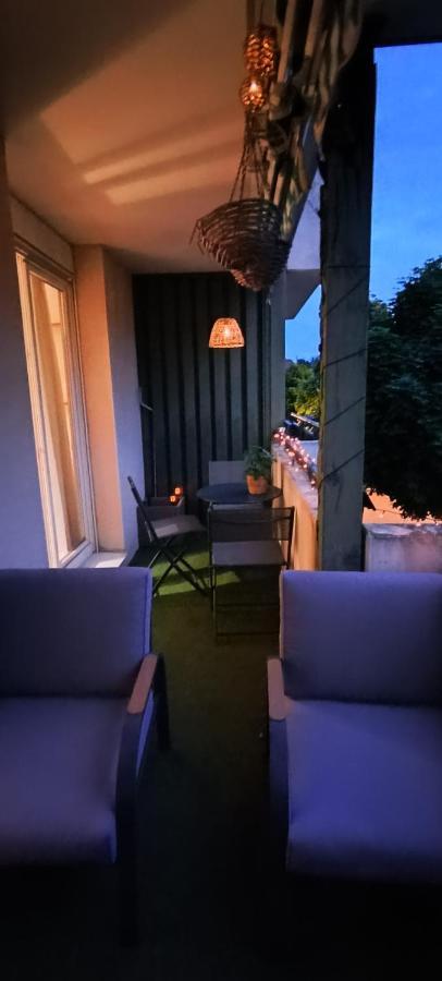 Stylish 1-Bedroom Flat With Beautiful Terrace , For A Cosy Retreat Straßburg Exterior foto
