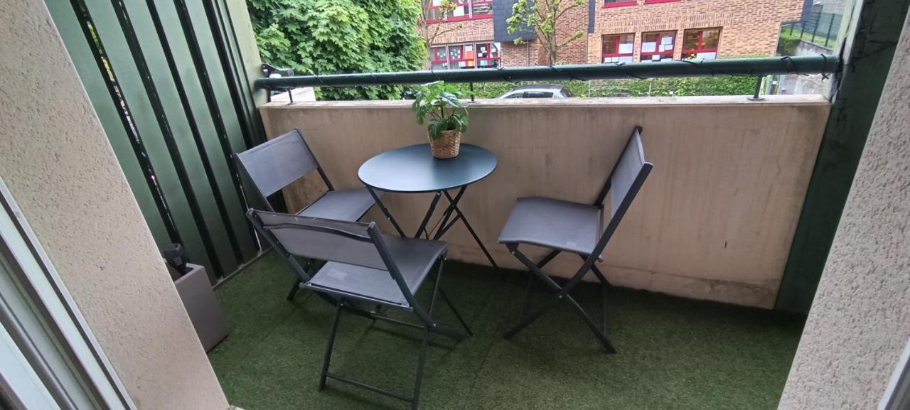 Stylish 1-Bedroom Flat With Beautiful Terrace , For A Cosy Retreat Straßburg Exterior foto